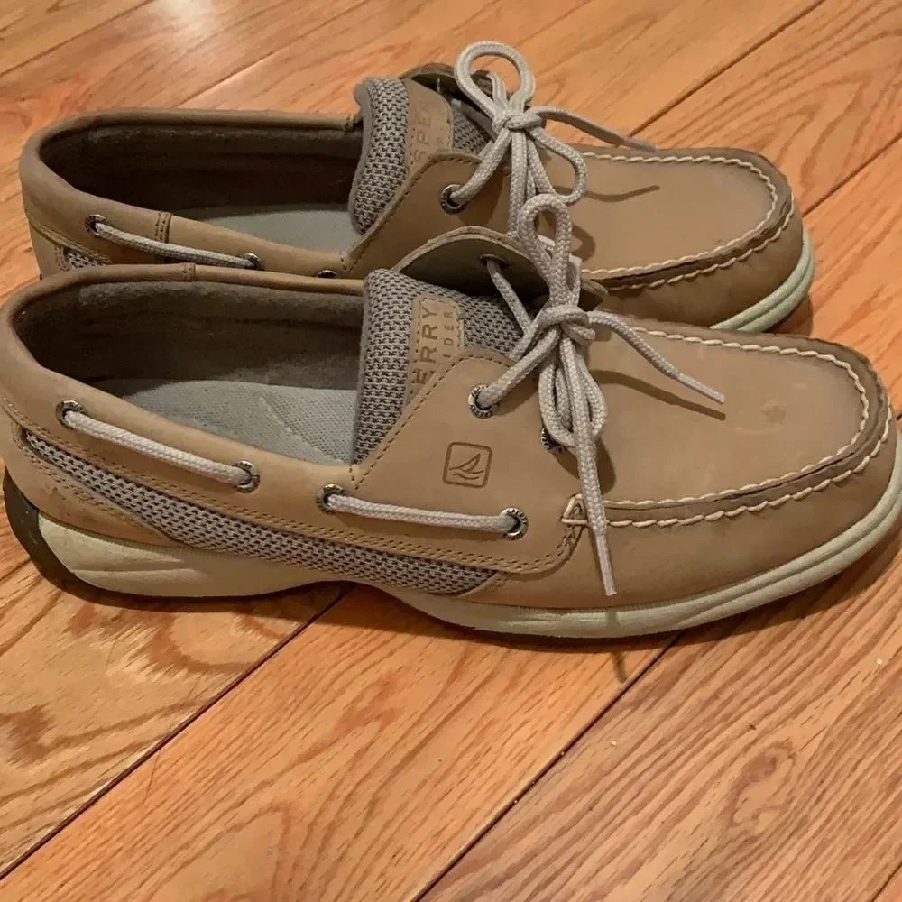 Sperry boat shoes 